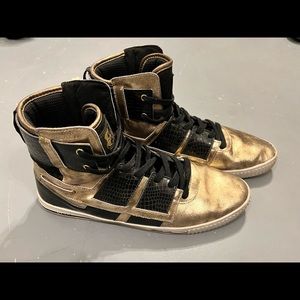 Great shape! Just don’t wear them anymore. Size 13